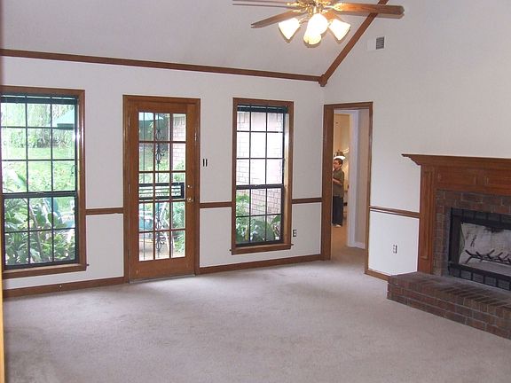 11' coffered ceilings In Great Rm
