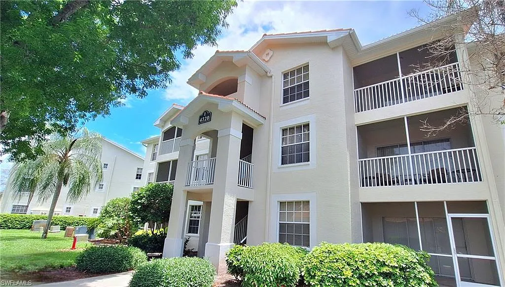 2 bed, 2.0 bath, 913 sqft, $2,250 — Photo 1