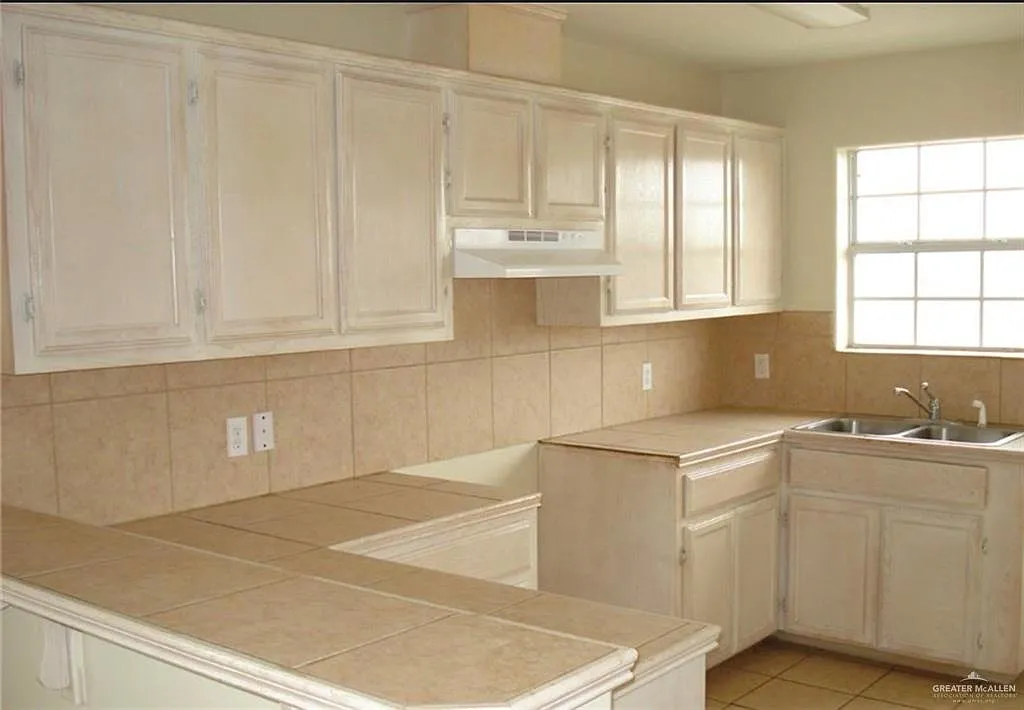 3 bed, 2.0 bath, 1524 sqft, $1,500 — Photo 4