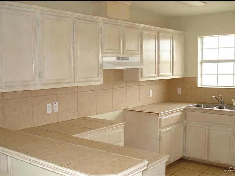 719 Sherryl Ave — Photo 4