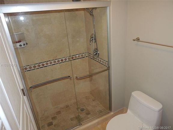4th image of 18041 Biscayne Blvd APT 1803