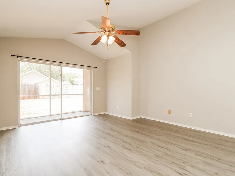 7612 Clovelly Park Pl — Photo 3