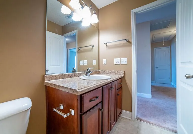 211 Augusta Way — Photo 32