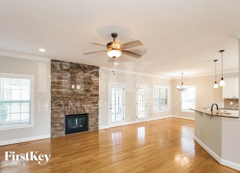 3087 Cameron Village Ct — Photo 4