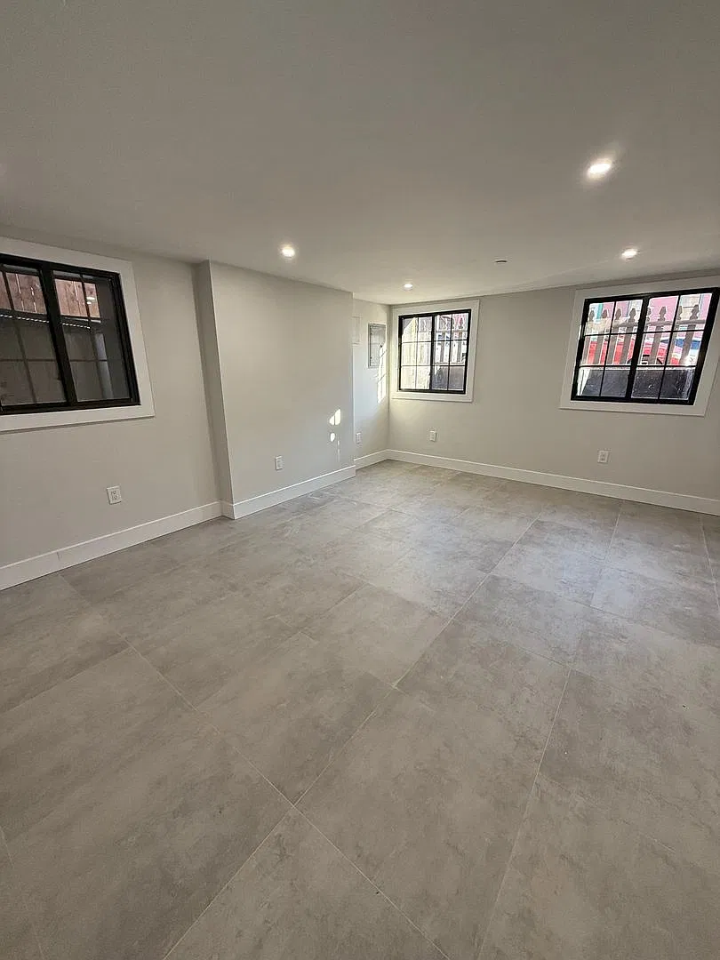 90 Lander St — Photo 4