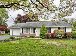 314 Homecrest Dr, Willow Street, PA 17584