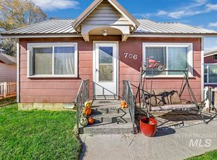 706 Adell Ave, Filer, ID 83328