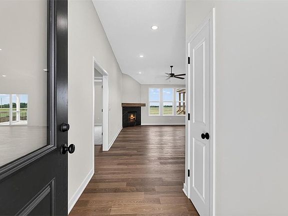 4th image of 511 Callie Rd