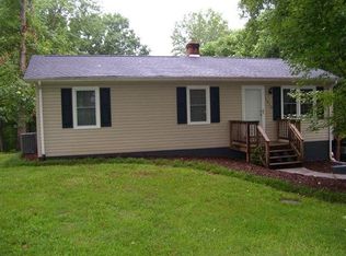 1015 Hidden Valley Dr, Martinsville, VA 24112