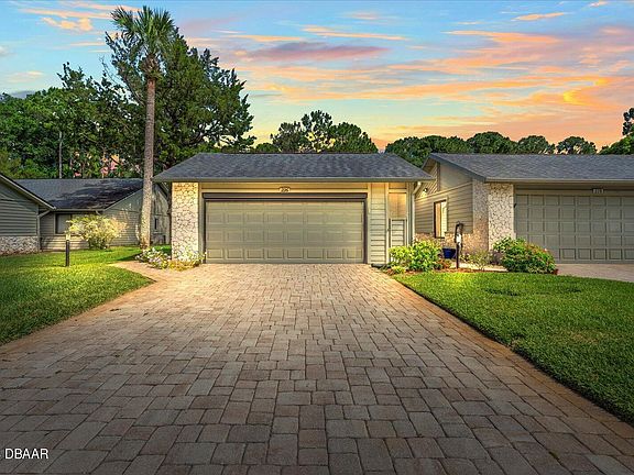 2nd image of 226 Deer Lake Cir