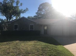 911 Mockingbird Ct, Mansfield, TX 76063