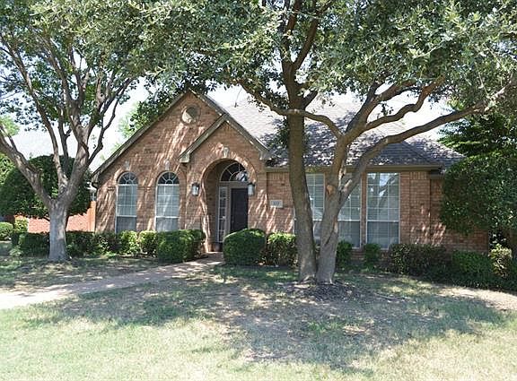 3rd image of 2117 Monticello Cir