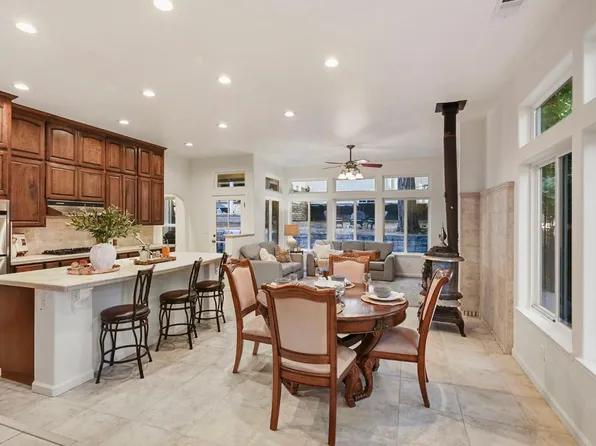 2802 Pine Dr, Arnold, CA 95223