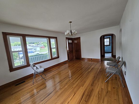 3rd image of 1243 Walnut Ave