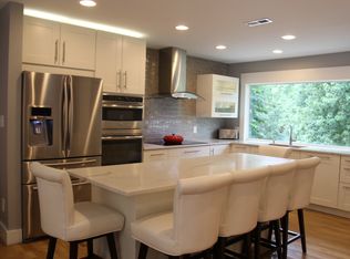 1135 Thornsby Ln, Matthews, NC 28105