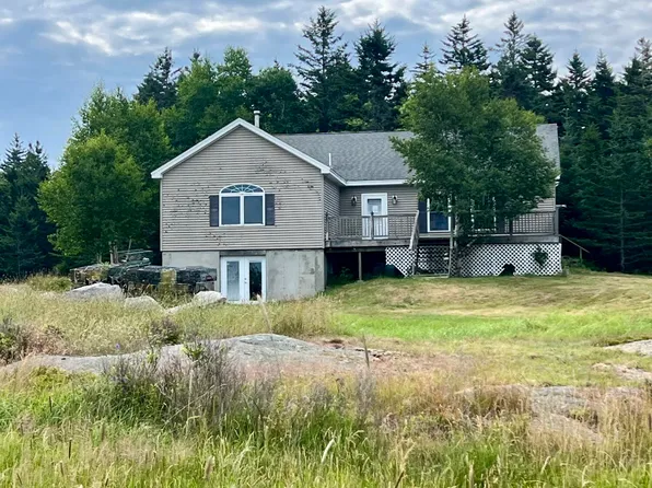 212 Stanley Point Road, Swans Island, ME 04685