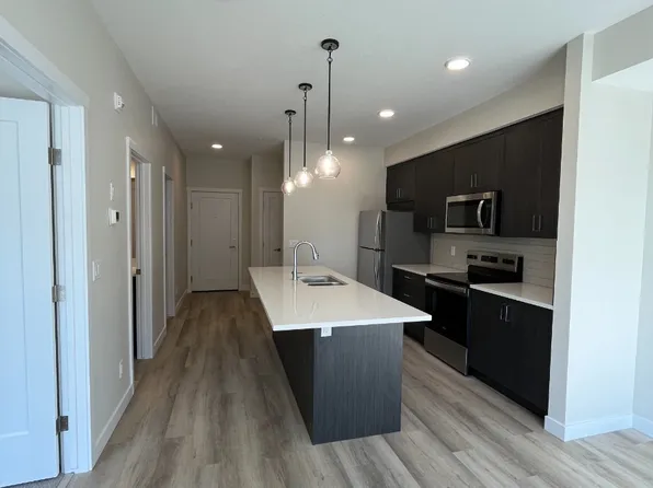 700 Shawnee Sq SW #205, Calgary, AB T2Y 2E7