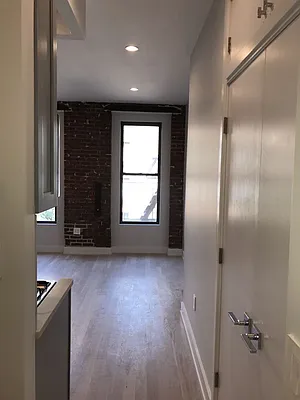 Rented by Sky Management | media 17