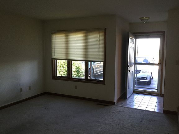 4th image of 125 N Ridge St #115