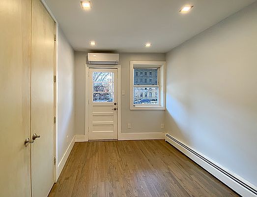 4th image of 2414 Kings Hwy #2