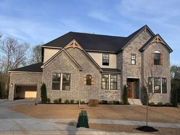 5924 Luke Ct, Arrington, TN 37014