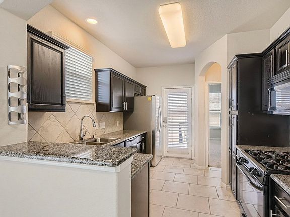 2nd image of 319 N Heatherwilde Blvd #319
