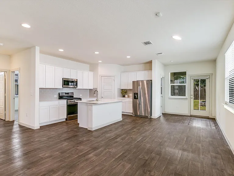 4701 Canongate Dr — Photo 5