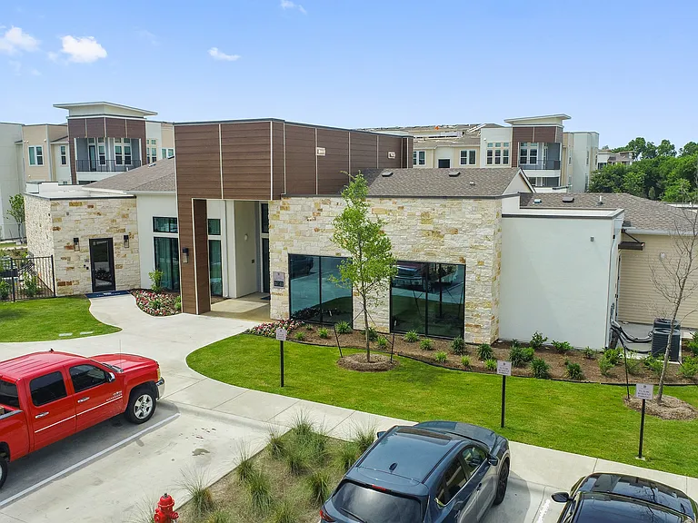 Dalton Austin Residences — Photo 16