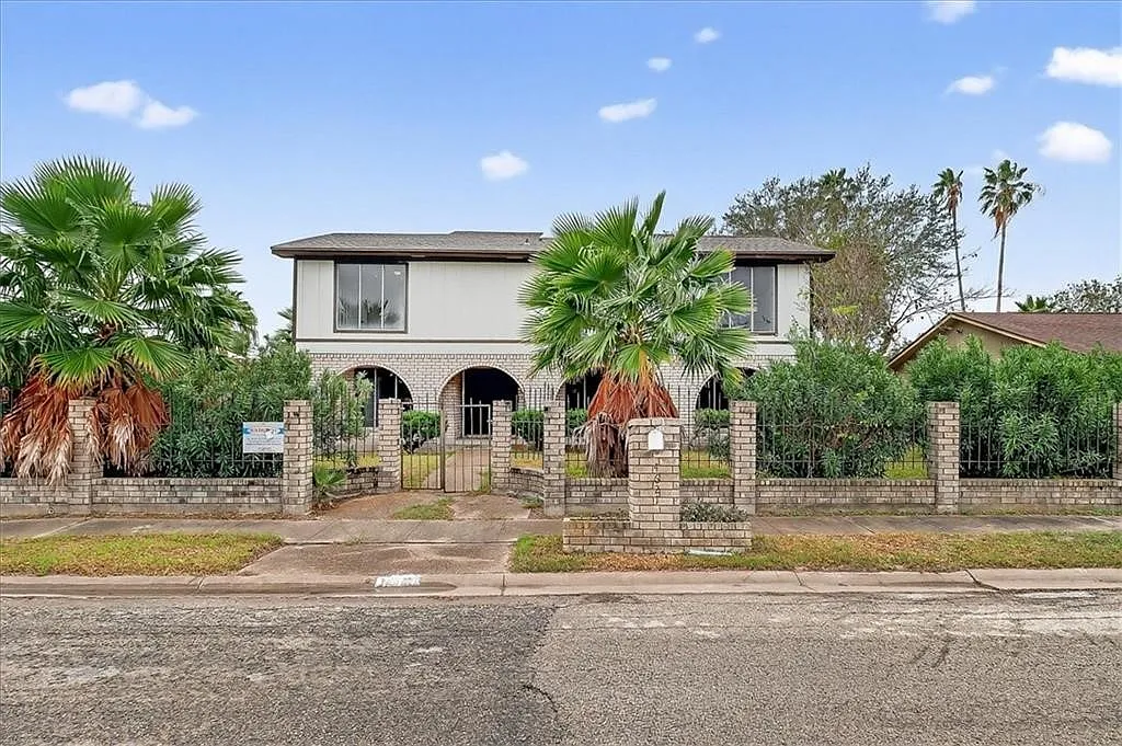7 bed, 4.0 bath, 3601 sqft, $3,300 — Photo 1