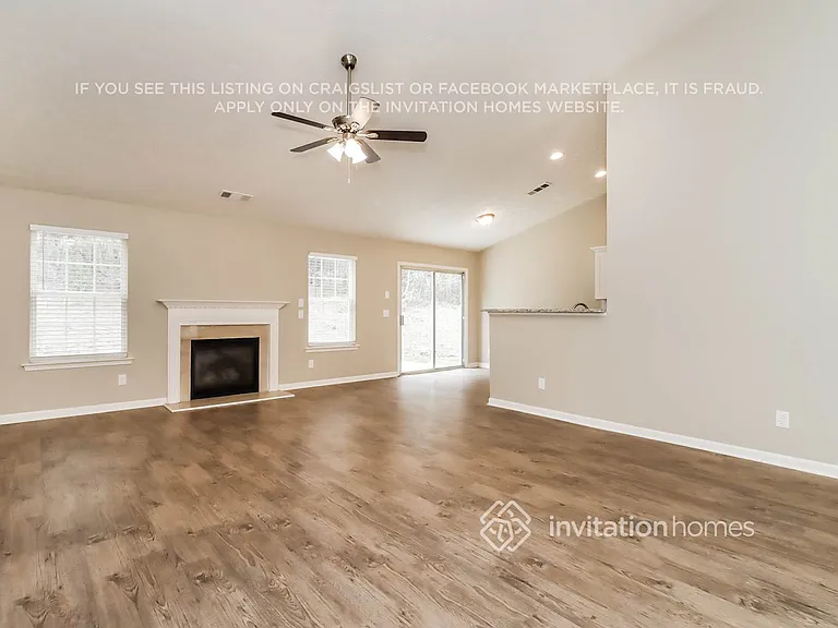 236 Bridgestone Ln — Photo 4