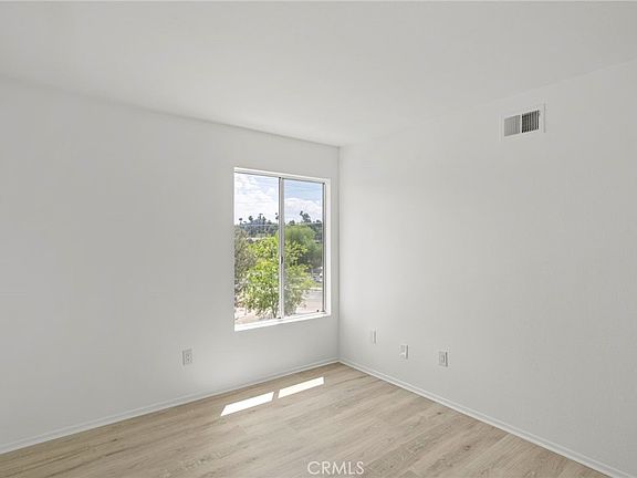 4th image of 4719 Knickerbocker Ln