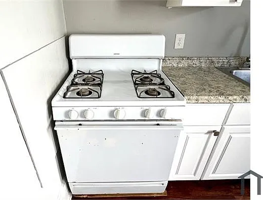 121 W Marshall St — Photo 22