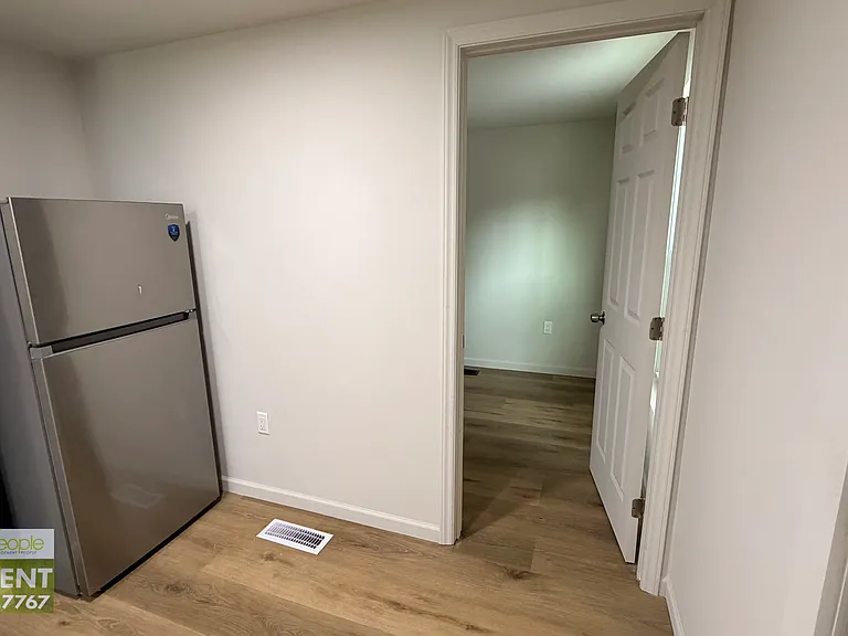 114 Couch St — Photo 8