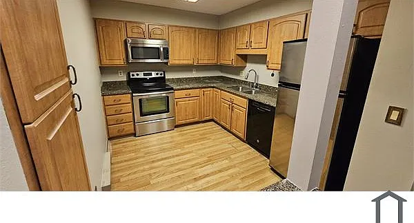 2 bed, 1300 sqft, $1,895 — Photo 2