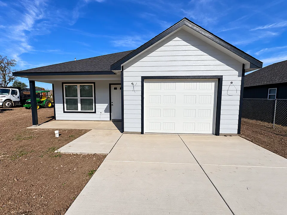 1614 Green Valley Cir
