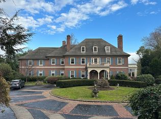 1 Thorne Pl, Bridgeport, CT 06605