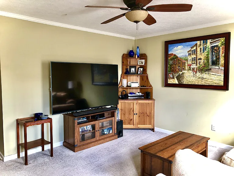 108 Edgehill Ln — Photo 16