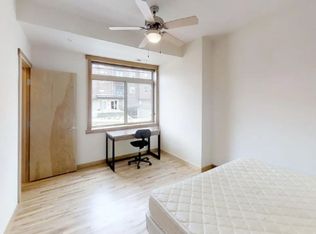 1013 S 1st St #A, Champaign, IL 61820