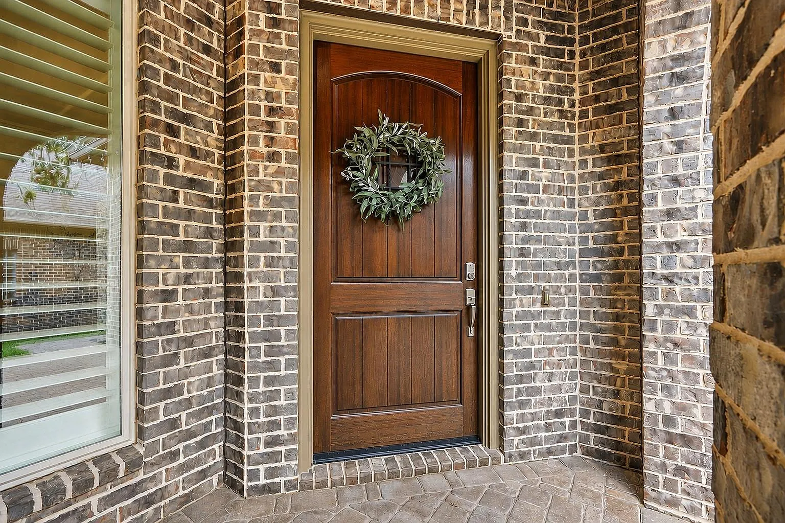 3 bed, 5.0 bath, 3675 sqft, $6,000 — Photo 4