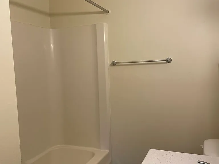 Cortland Court Apartments 333 — Photo 11