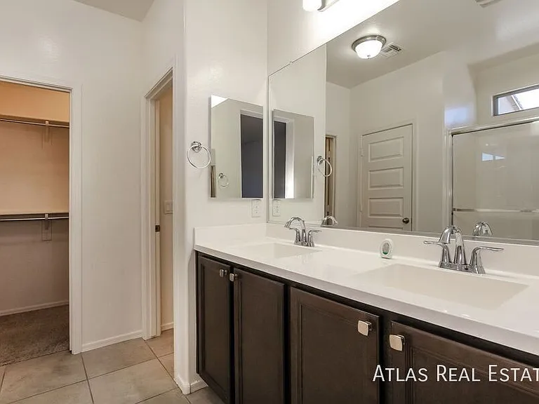18660 W Robin Ln — Photo 10