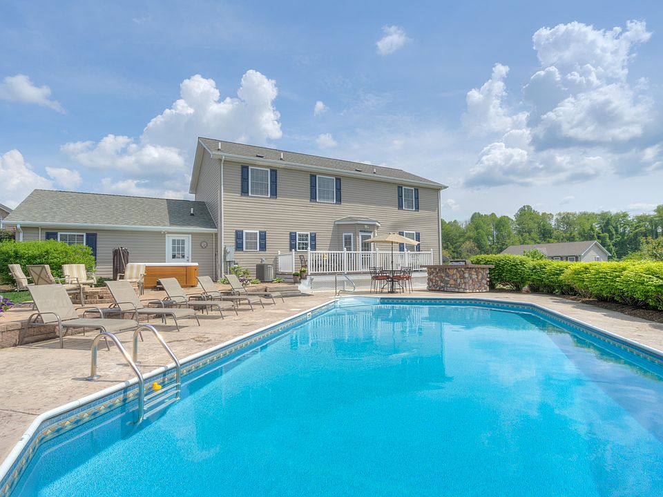 1st image of 100 Cedar Bluff Dr