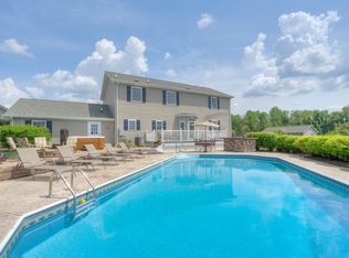100 Cedar Bluff Dr, Christiansburg, VA 24073
