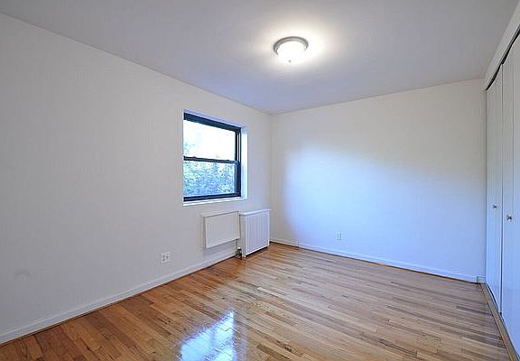 4th image of 20216 42nd Ave APT 2B