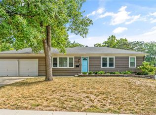 10207 Reeds Dr, Overland Park, KS 66207