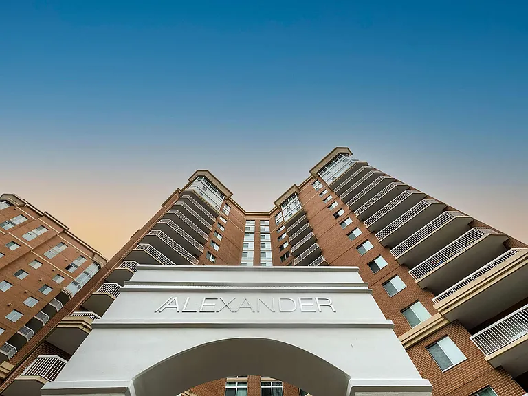 The Alexander Apartments — Photo 48