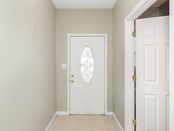 4th image of 1317 Lake Meadow Dr
