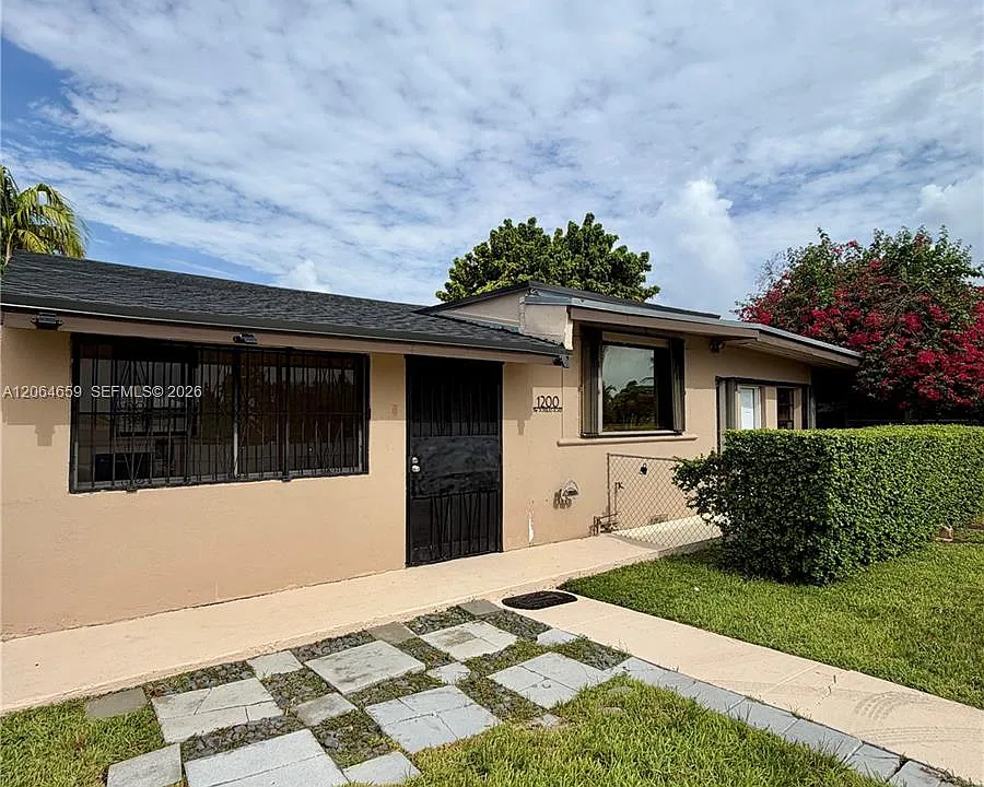 1200 NW 37th Ave #2