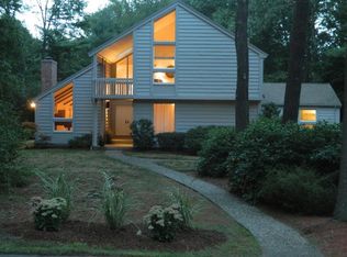 8 Coach Ln, Boxford, MA 01921