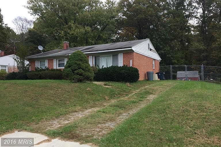2nd image of 8008 Holiday Ave